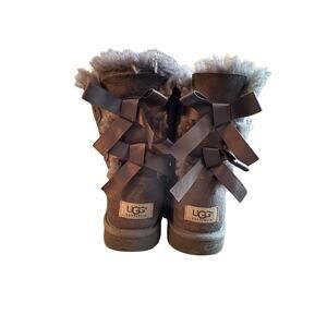 UGG Australia Bailey II Bow Short Gray Womens Sz 5 Sheepskin Lined‎